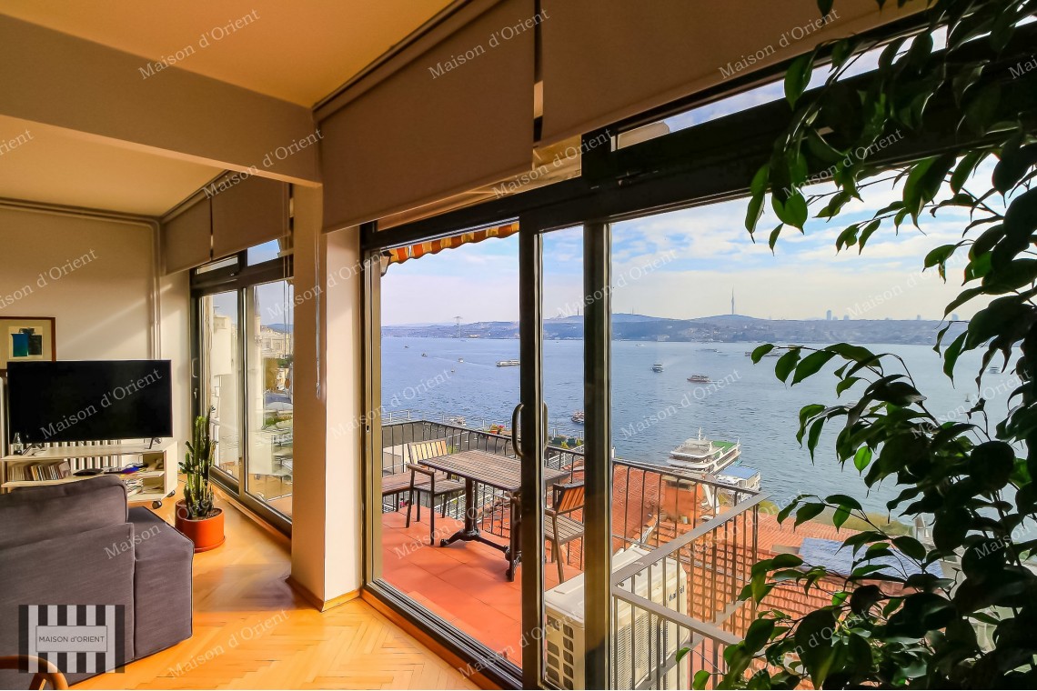3+1 Apartment for Sale with Bosphorus View in Gümüşsuyu 