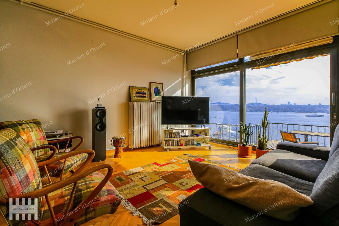 3+1 Apartment for Sale with Bosphorus View in Gümüşsuyu 