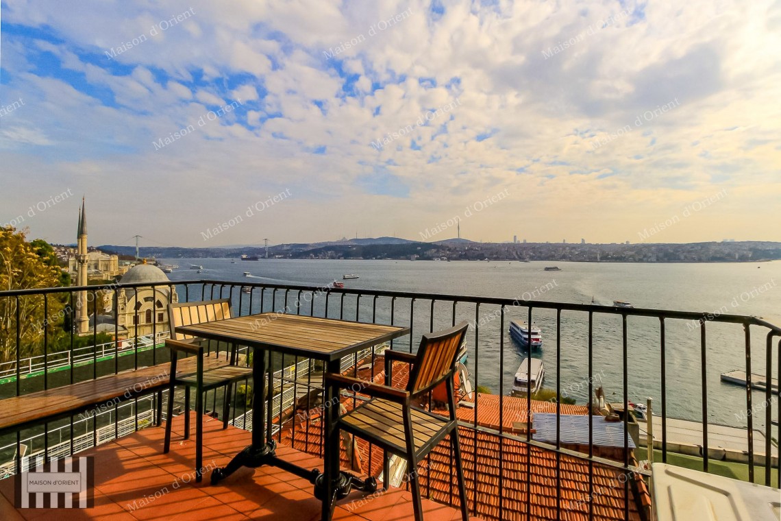 3+1 Apartment for Sale with Bosphorus View in Gümüşsuyu 