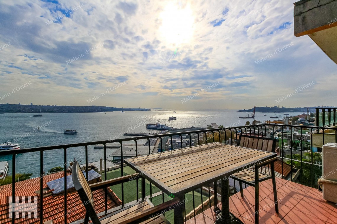 3+1 Apartment for Sale with Bosphorus View in Gümüşsuyu 