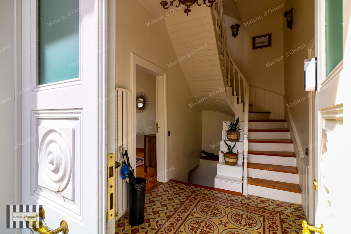 Historical Furnished House for Rent with Garden in Aynalı Çeşme