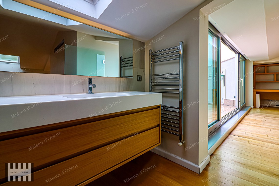 1+1 Apartment with Bosphorus View and Terrace for Rent in Cihangir