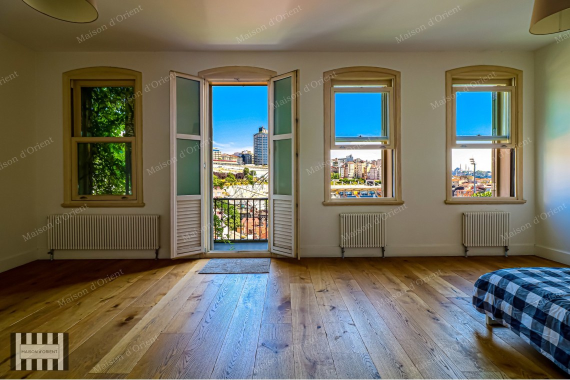 1+1 Furnished Flat for Rent with Golden Horn View in Aynalı Çeşme
