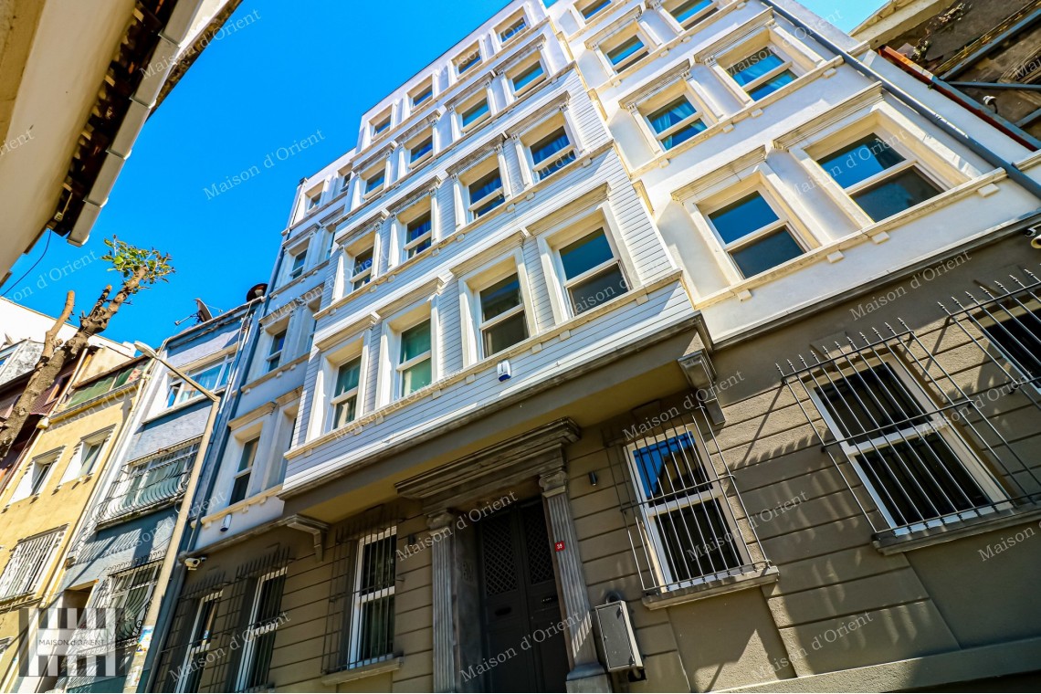 1+1 Furnished Flat for Rent with Golden Horn View in Aynalı Çeşme