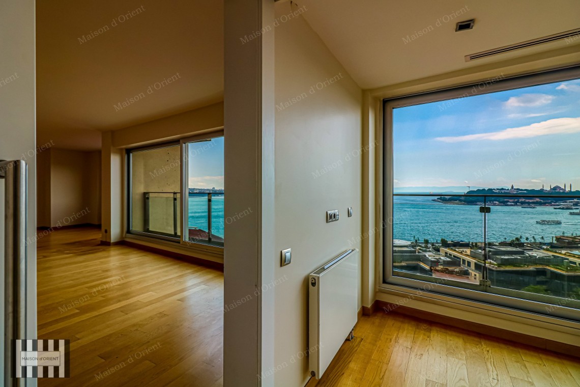 3+1 Apartment with Panoramic Bosphorus View for Rent in Cihangir