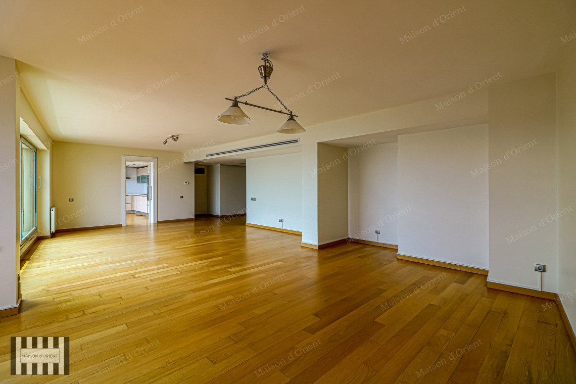 3+1 Apartment with Panoramic Bosphorus View for Rent in Cihangir