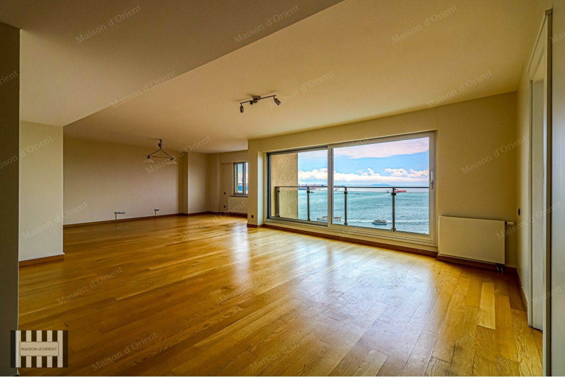 3+1 Apartment with Panoramic Bosphorus View for Rent in Cihangir