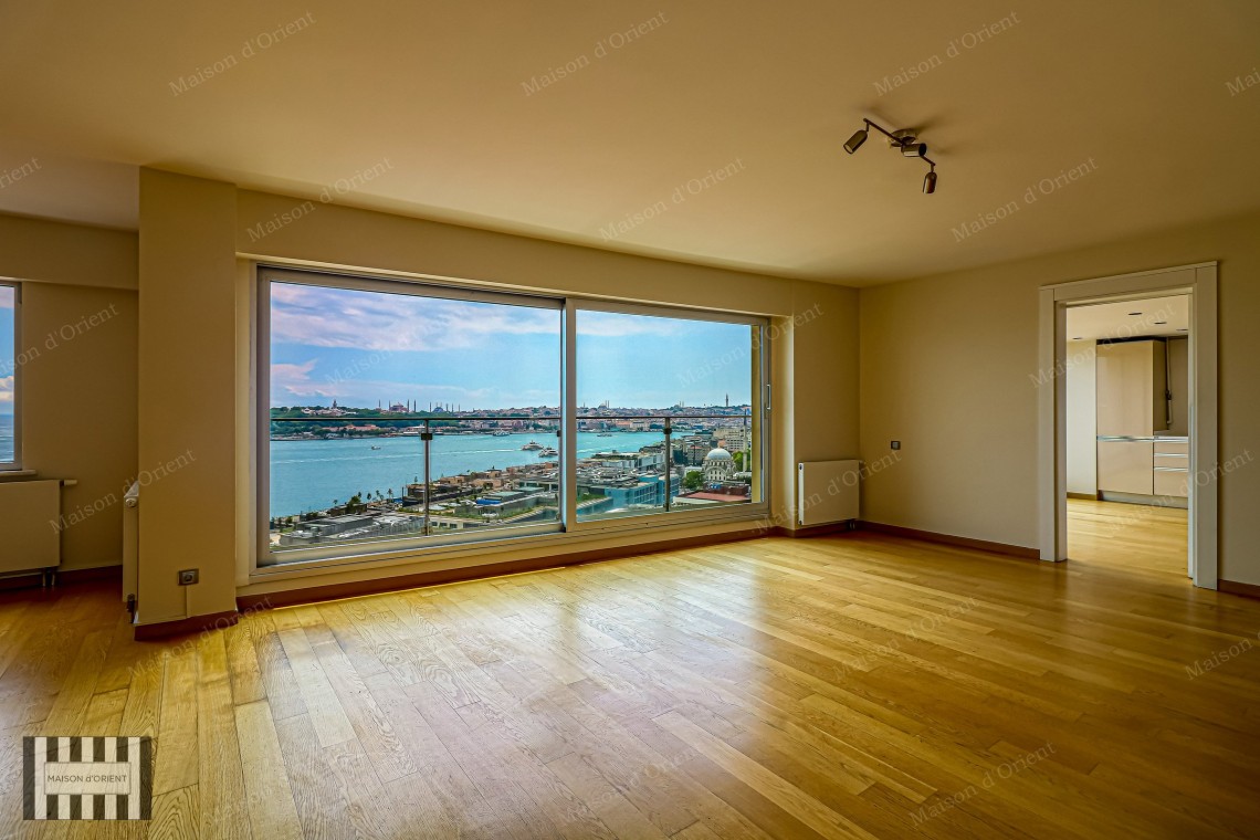 3+1 Apartment with Panoramic Bosphorus View for Rent in Cihangir