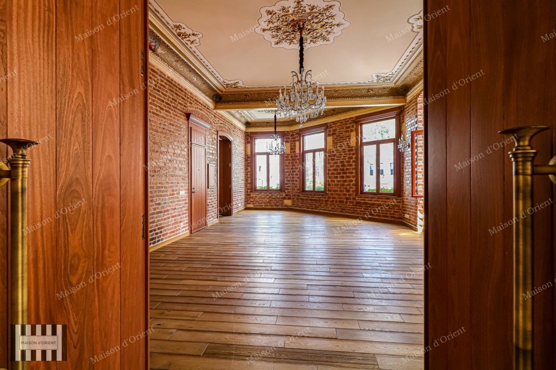 Office for Rent in Historical Tünel Geçidi İş Hanı
