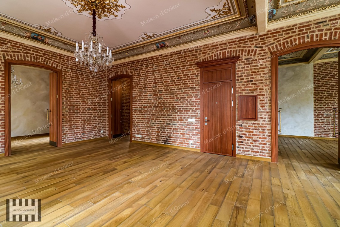 Office for Rent in Historical Tünel Geçidi İş Hanı