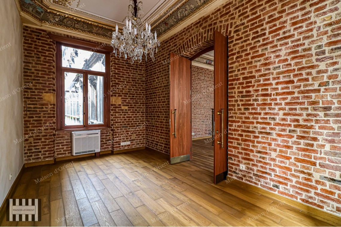 Office for Rent in Historical Tünel Geçidi İş Hanı