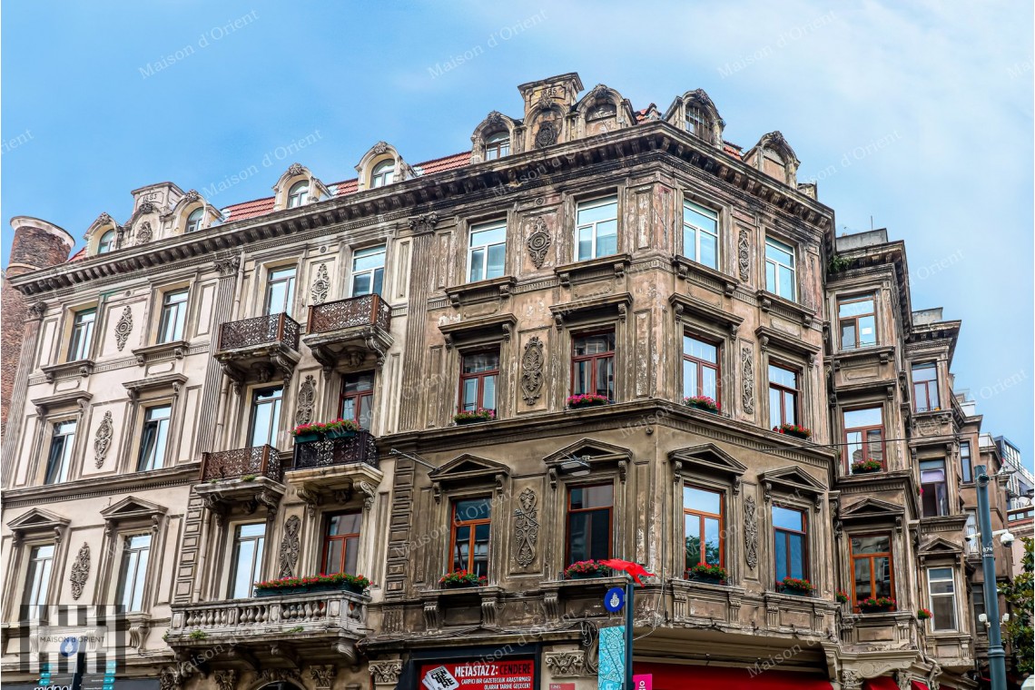 Office for Rent in Historical Tünel Geçidi İş Hanı