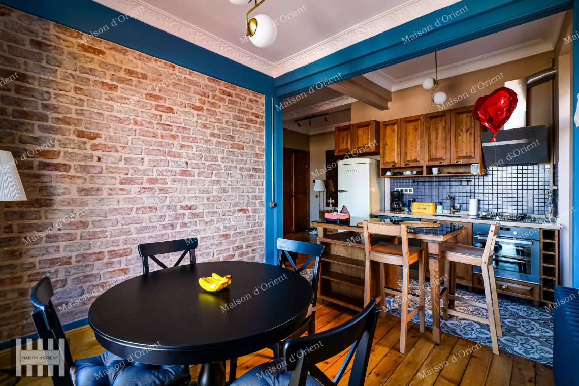 2+1 Furnished Apartment for Rent with Balcony and View in Galata
