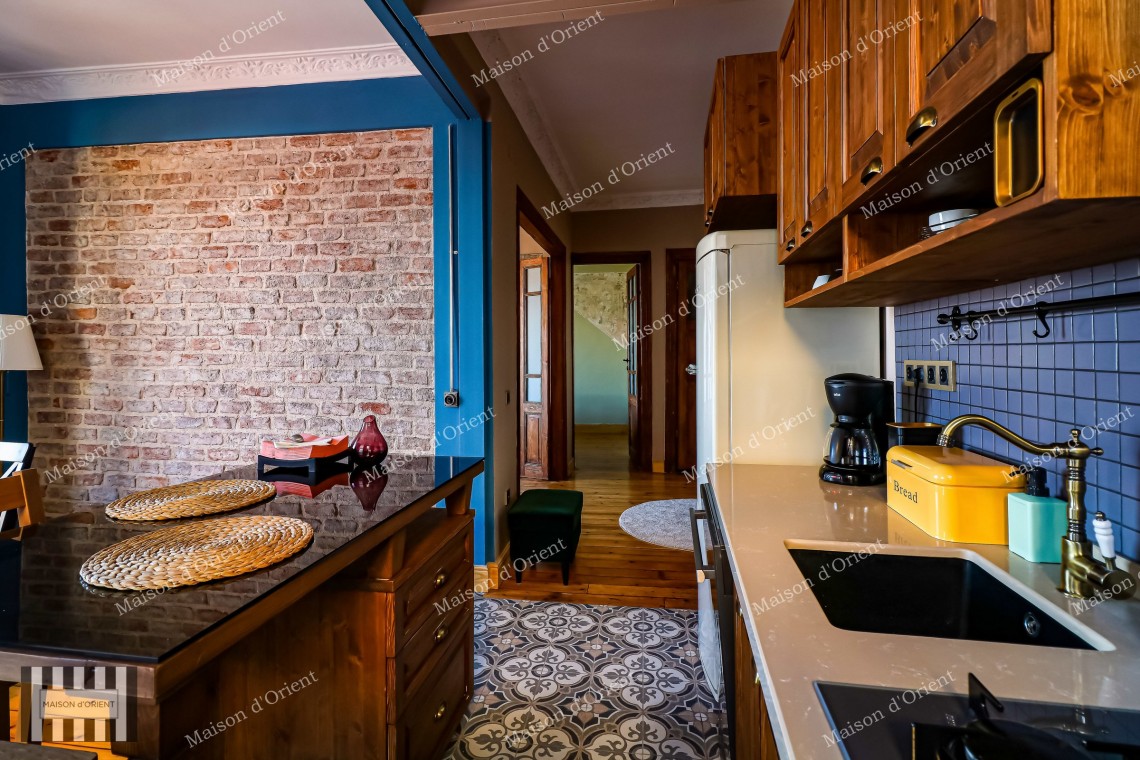 2+1 Furnished Apartment for Rent with Balcony and View in Galata