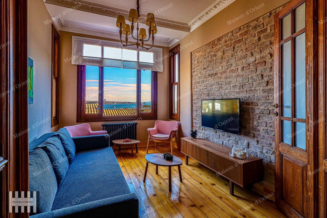 2+1 Furnished Apartment for Rent with Balcony and View in Galata