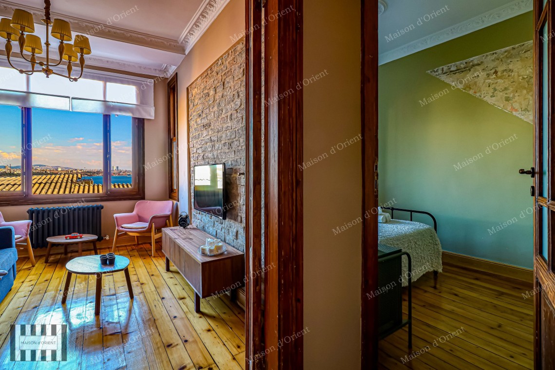 2+1 Furnished Apartment for Rent with Balcony and View in Galata