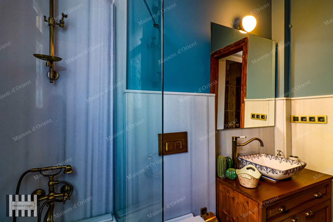2+1 Furnished Apartment for Rent with Balcony and View in Galata