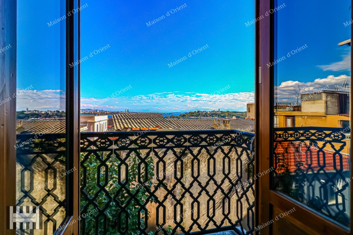 2+1 Furnished Apartment for Rent with Balcony and View in Galata