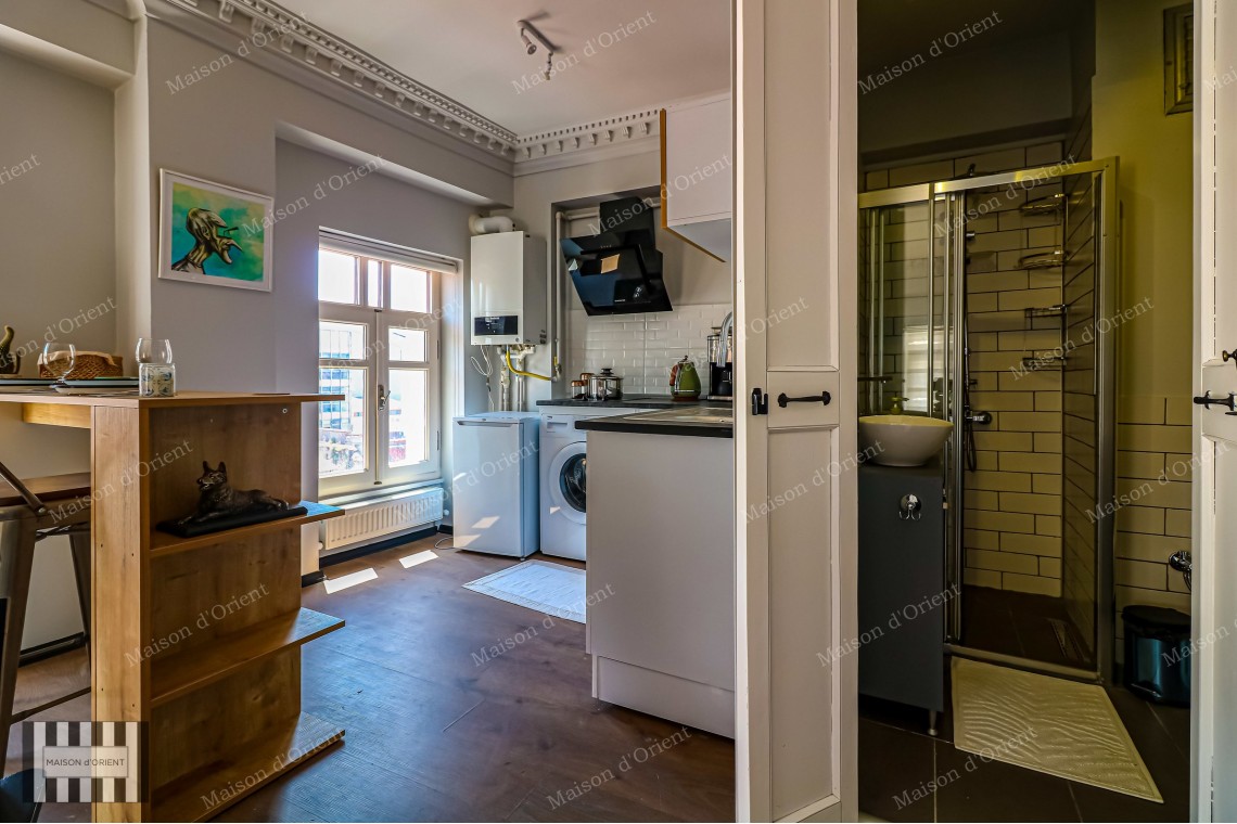 6-Storey Historical Building for Rent in Central Karaköy