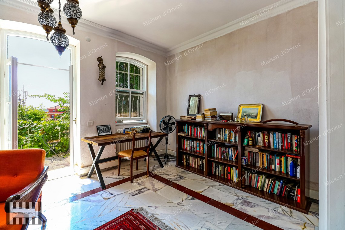 2+1 Flat for Sale in Konstantinopoli Building, Galatasaray