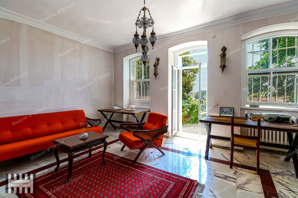 2+1 Flat for Sale in Konstantinopoli Building, Galatasaray