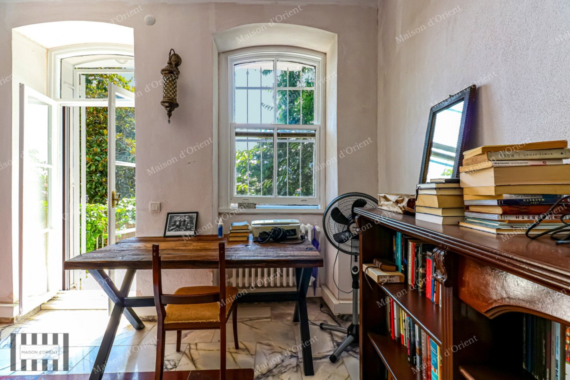 2+1 Flat for Sale in Konstantinopoli Building, Galatasaray