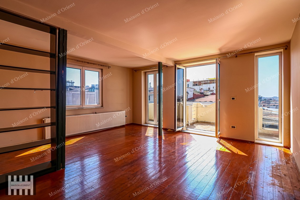 2+1 Flat for Sale in Historical Building, Taksim