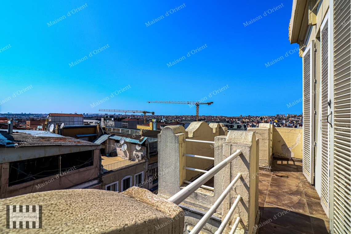 2+1 Flat for Sale in Historical Building, Taksim