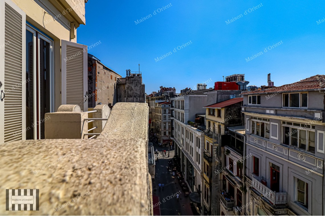 2+1 Flat for Sale in Historical Building, Taksim