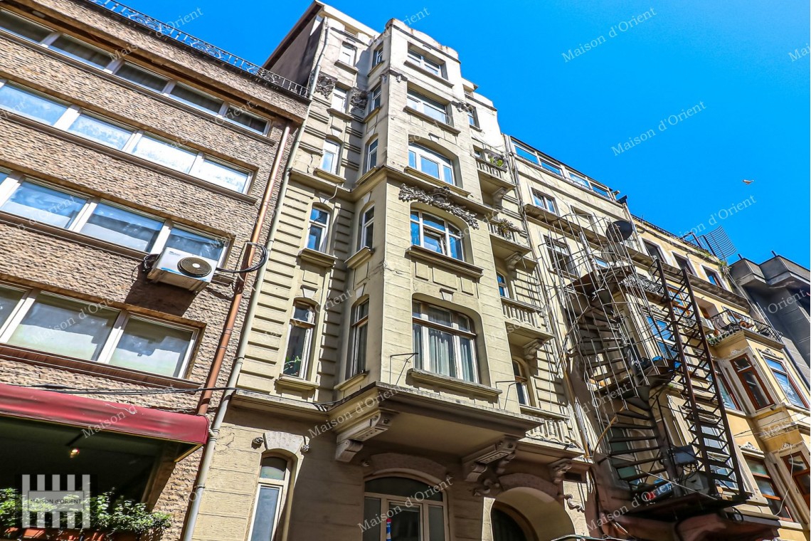 2+1 Flat for Sale in Historical Building, Taksim