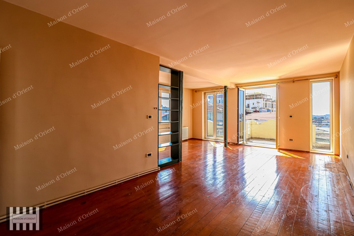 2+1 Flat for Sale in Historical Building, Taksim