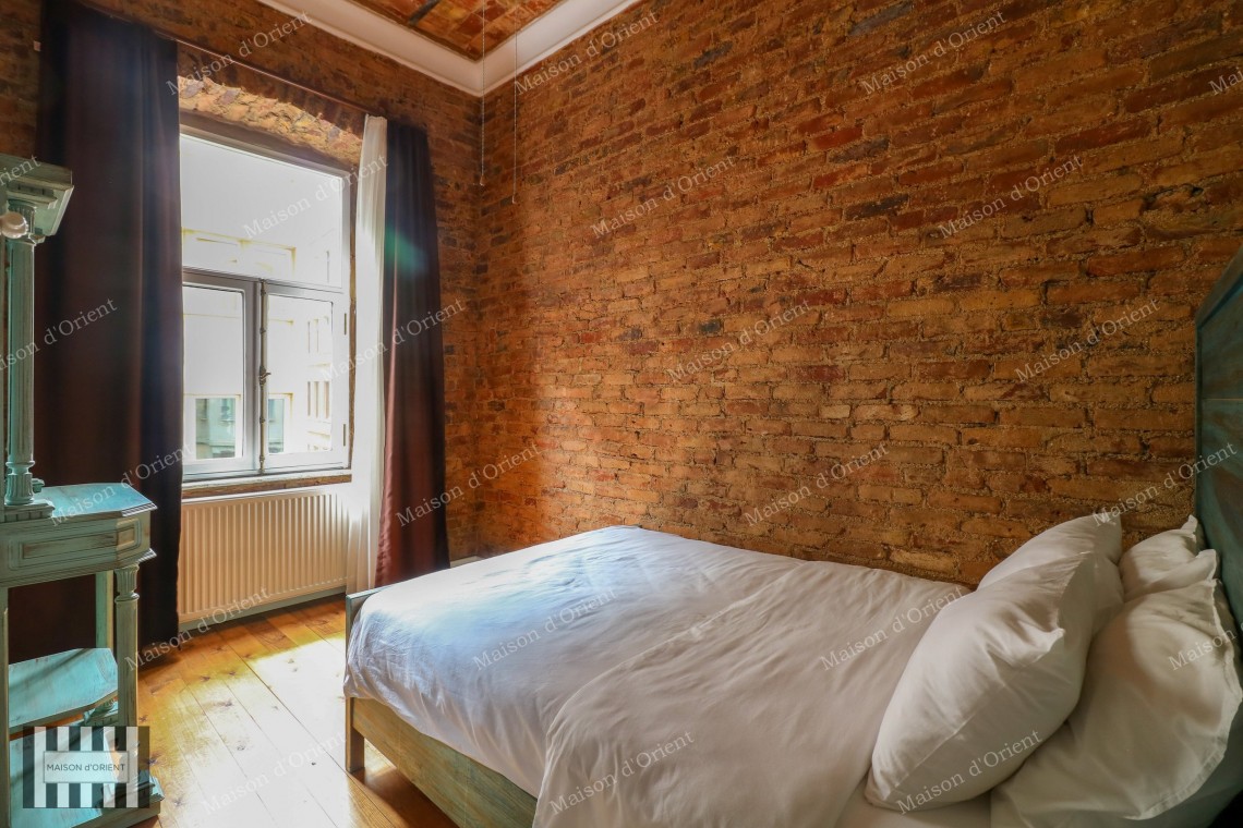 3+1 Furnished Rental Flat in Renovated Historical Building, Galata