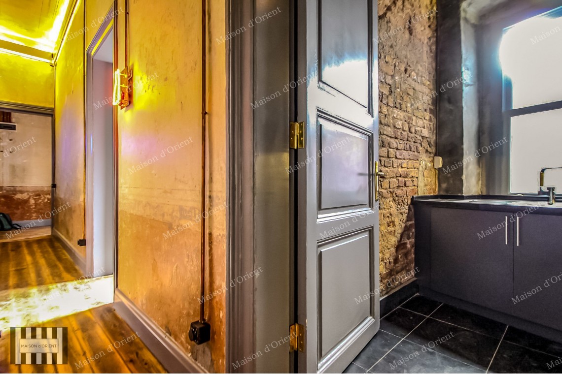 2+1 Apartment for Rent in Historical Anadolu Han, Galata