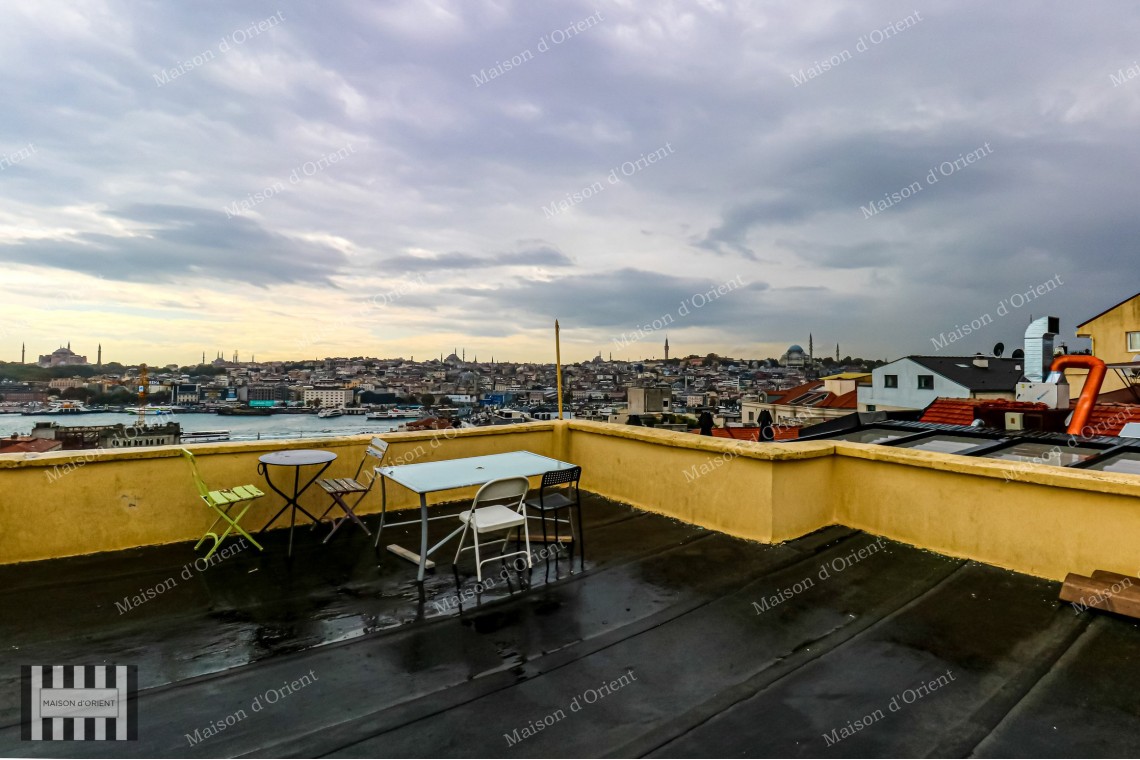 2+1, 80sqm Flat for Sale in Historical Building, Galata