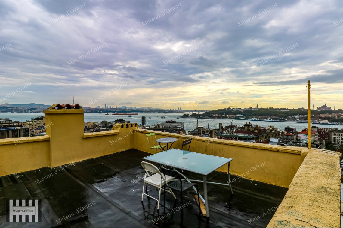 2+1, 80sqm Flat for Sale in Historical Building, Galata