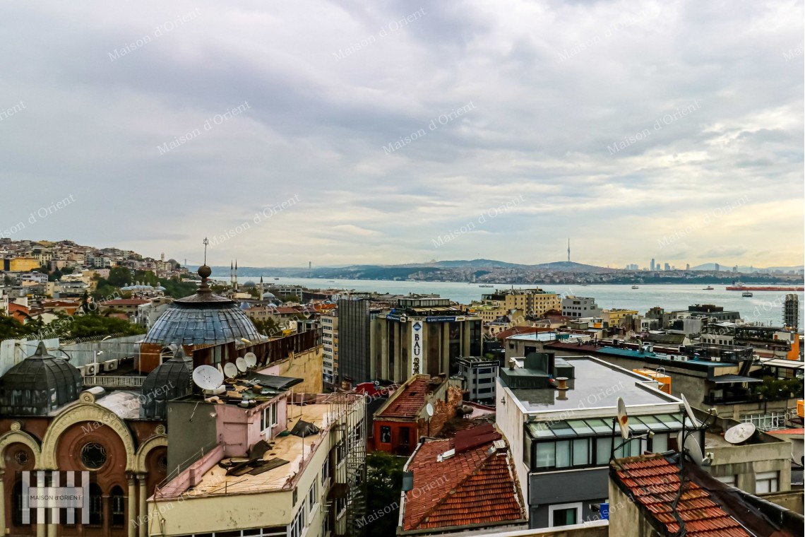 2+1, 80sqm Flat for Sale in Historical Building, Galata