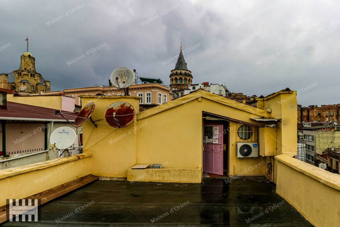 2+1, 80sqm Flat for Sale in Historical Building, Galata