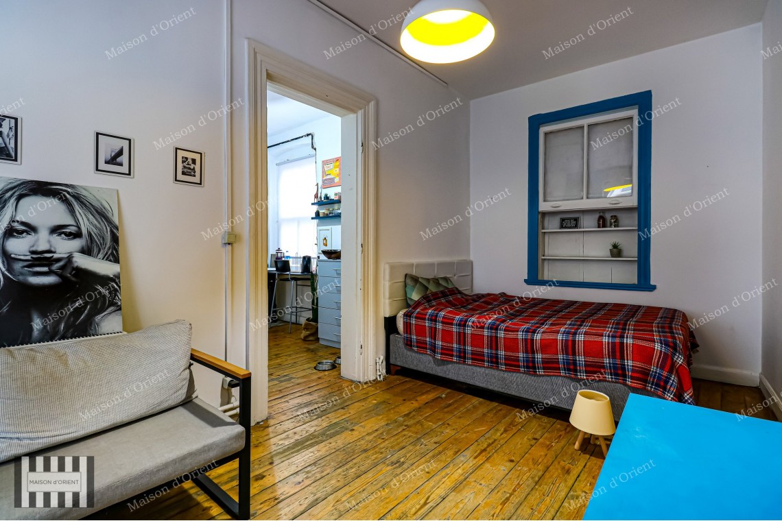 2+1, 80sqm Flat for Sale in Historical Building, Galata