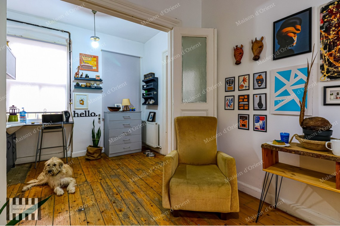 2+1, 80sqm Flat for Sale in Historical Building, Galata