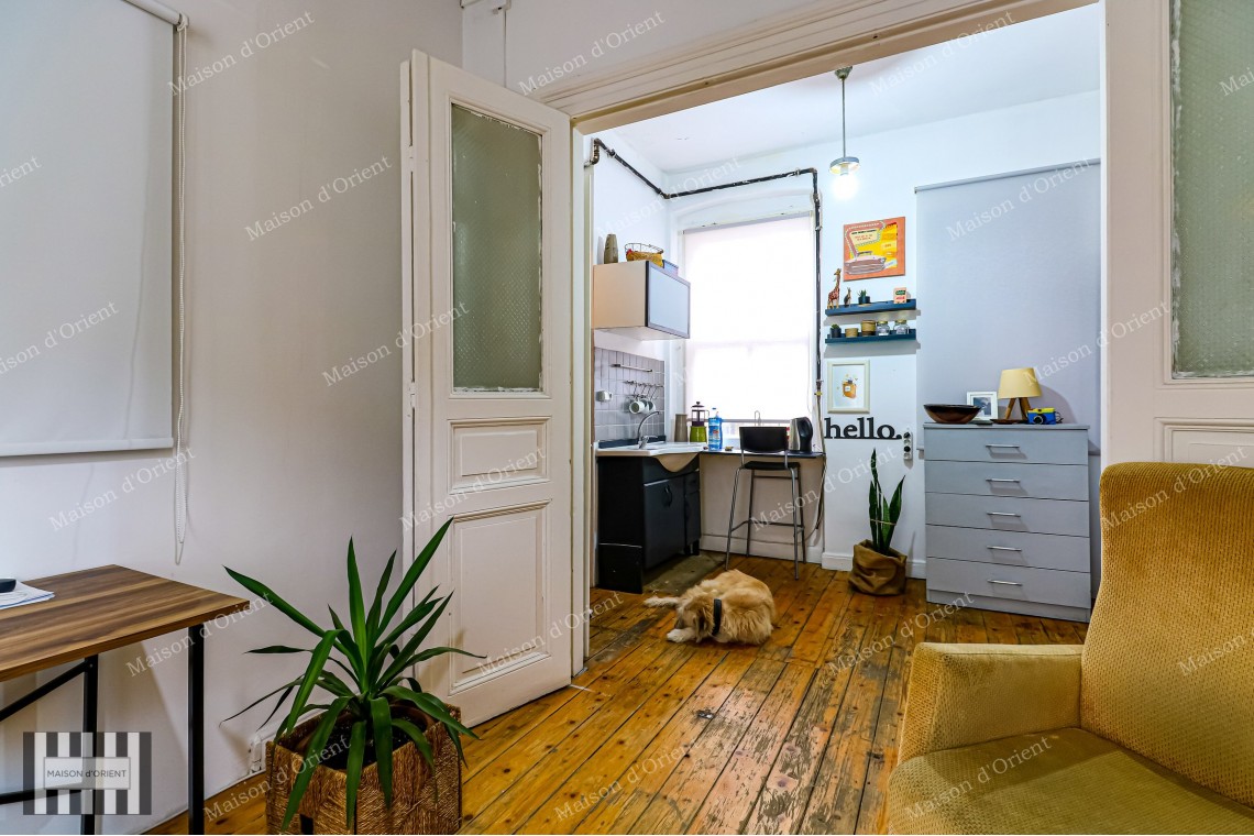 2+1, 80sqm Flat for Sale in Historical Building, Galata