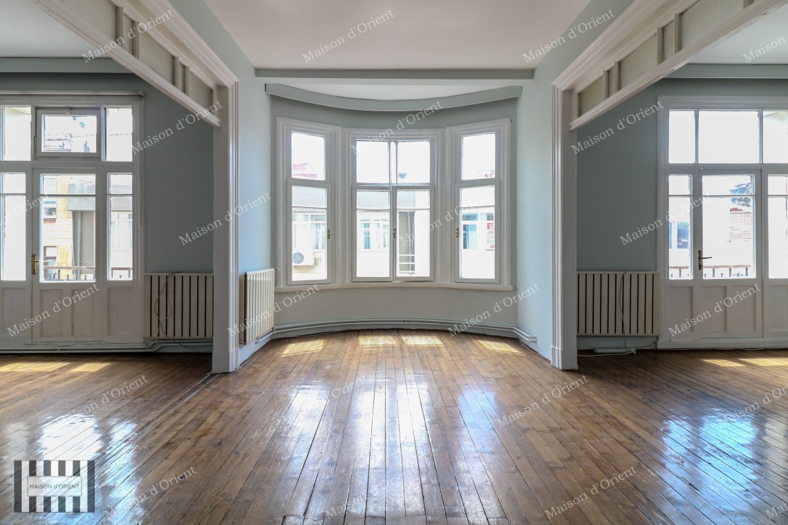 2+1 Historical Flat for Rent in Historical Building, Cihangir