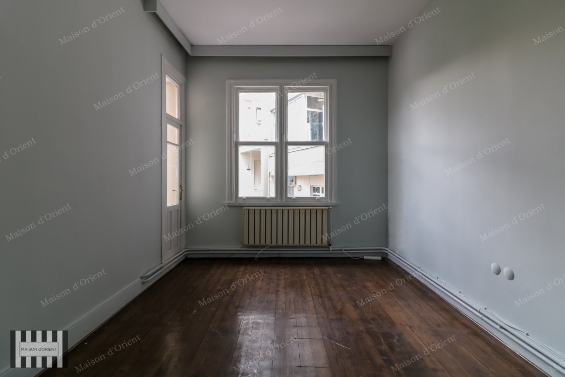 2+1 Historical Flat for Rent in Historical Building, Cihangir