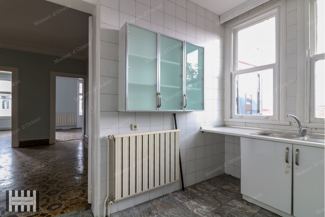 2+1 Historical Flat for Rent in Historical Building, Cihangir