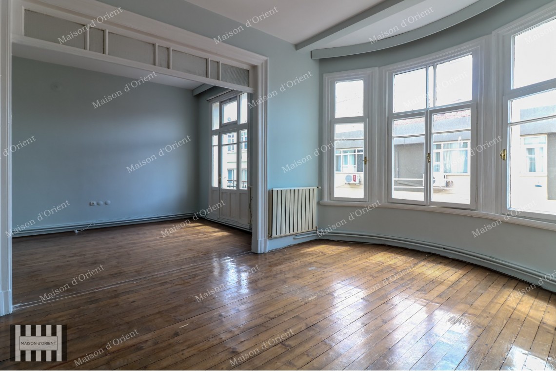 2+1 Historical Flat for Rent in Historical Building, Cihangir