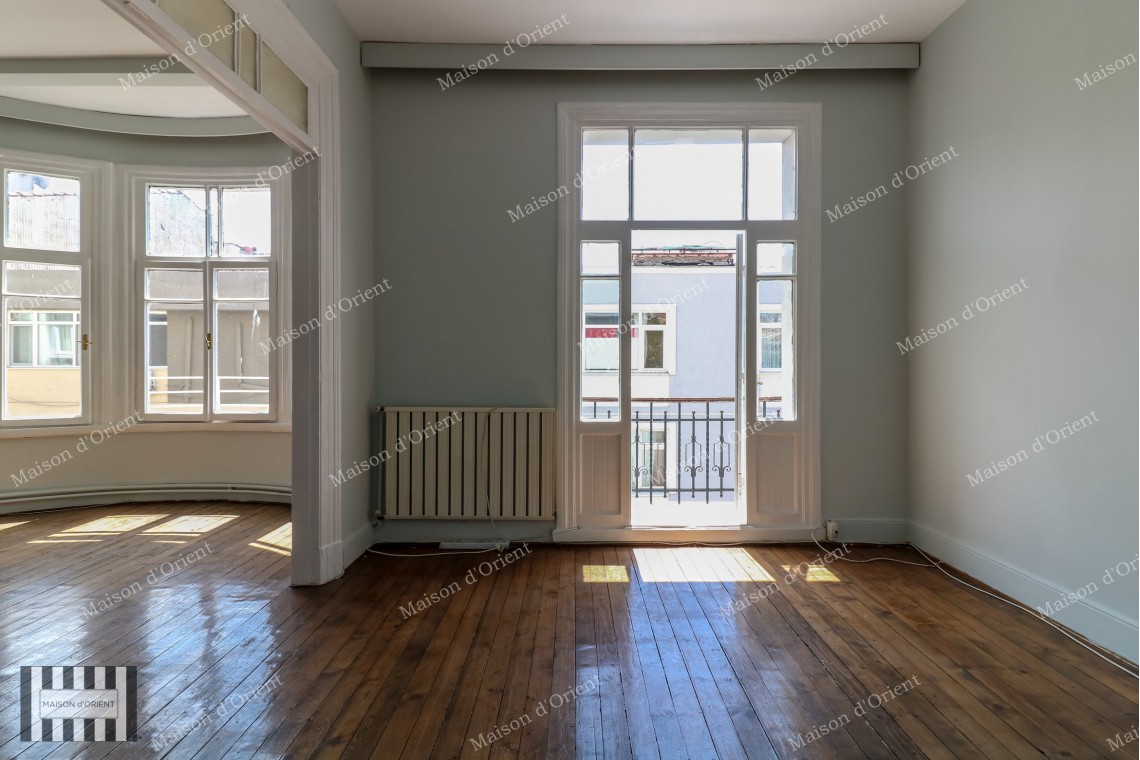 2+1 Historical Flat for Rent in Historical Building, Cihangir