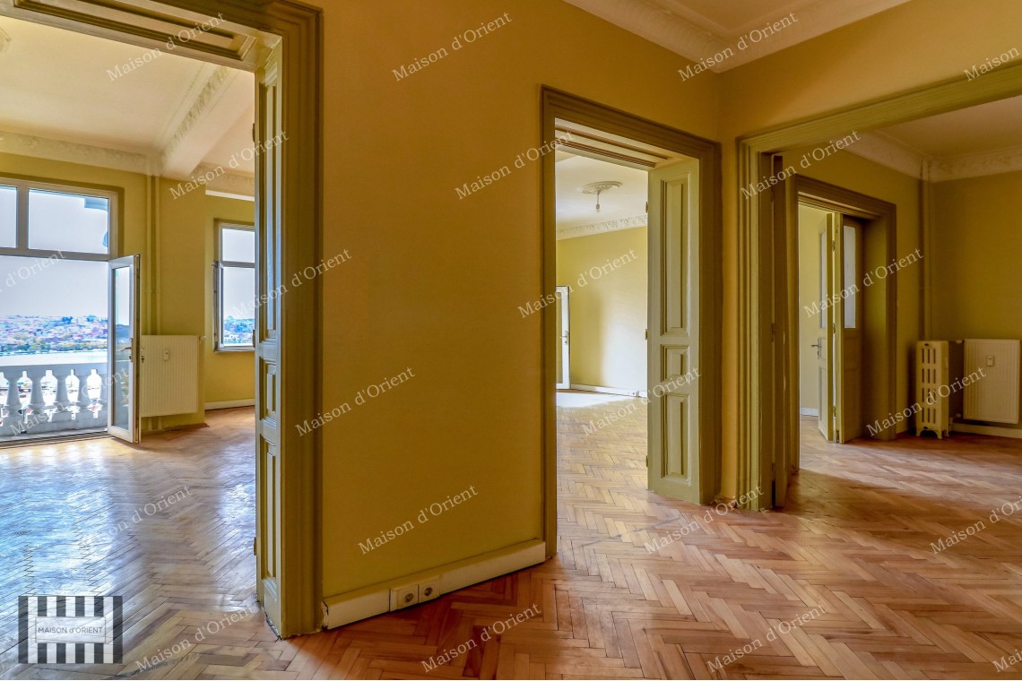 225sqm Office for Rent with View in Haliç Building, Şişhane