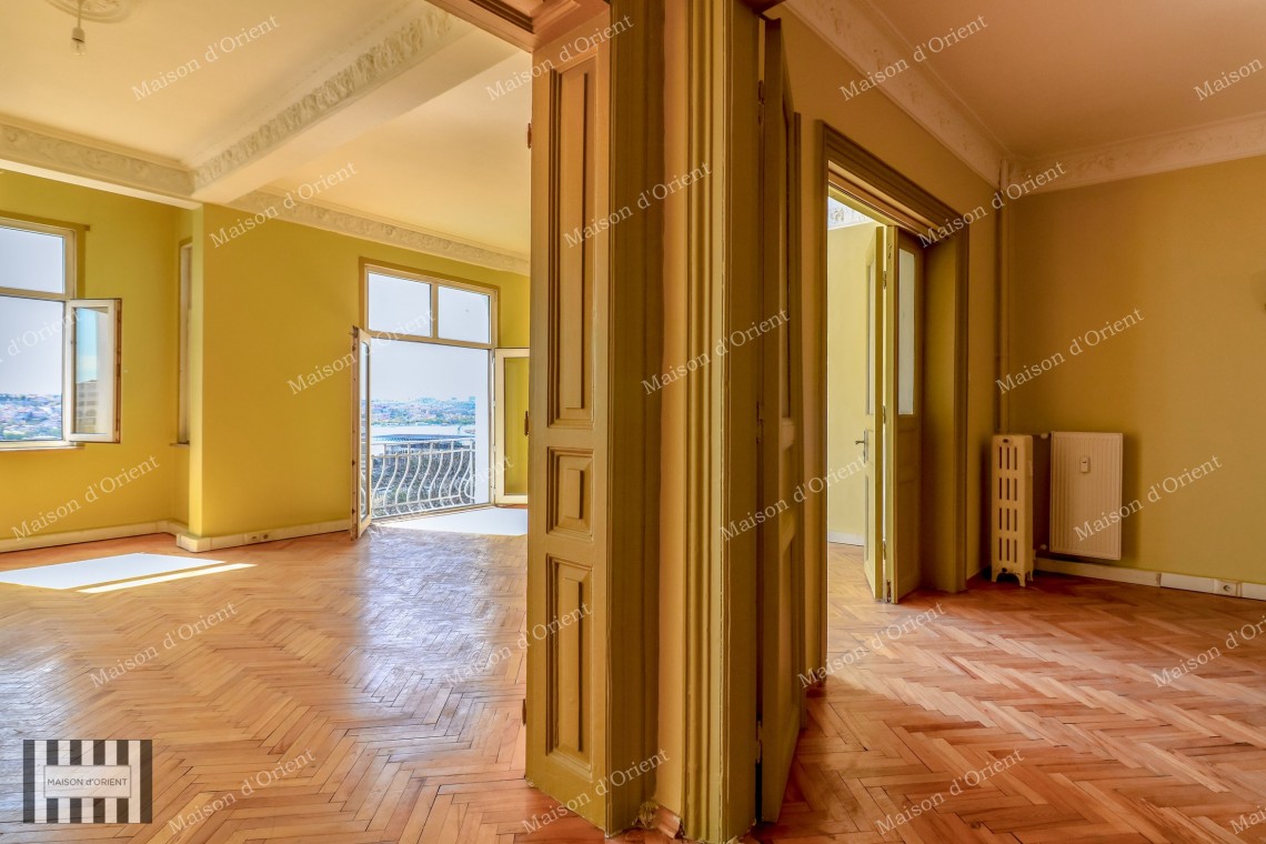 225sqm Office for Rent with View in Haliç Building, Şişhane