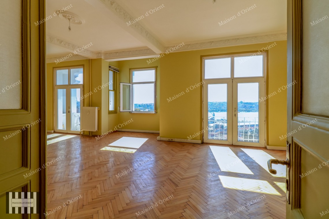 225sqm Office for Rent with View in Haliç Building, Şişhane
