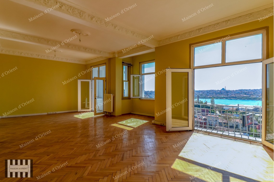 225sqm Office for Rent with View in Haliç Building, Şişhane