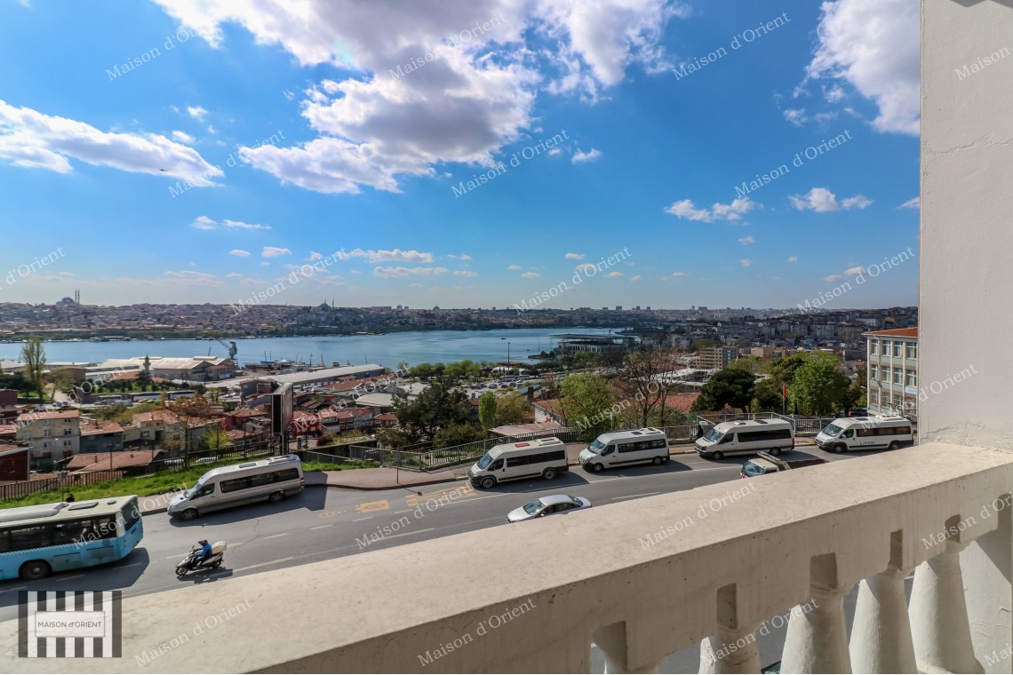 225sqm Office for Rent with View in Haliç Building, Şişhane